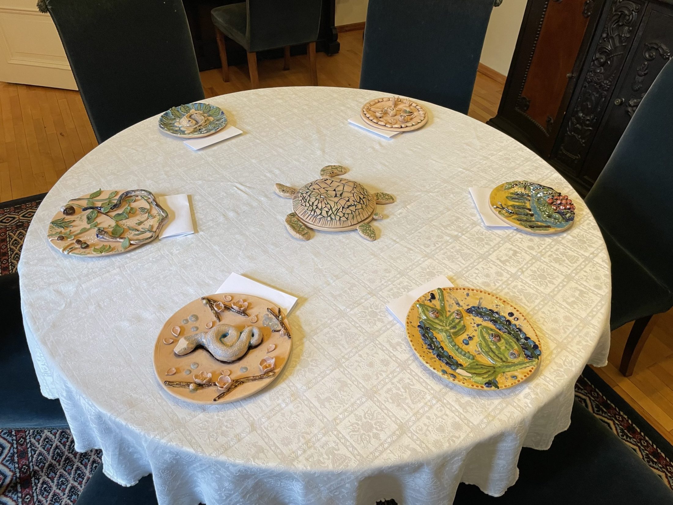 Keramikos darbų paroda MENAS VALGYTI AKIMIS